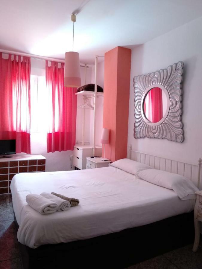 Hostal El Cid Valencia Exterior photo